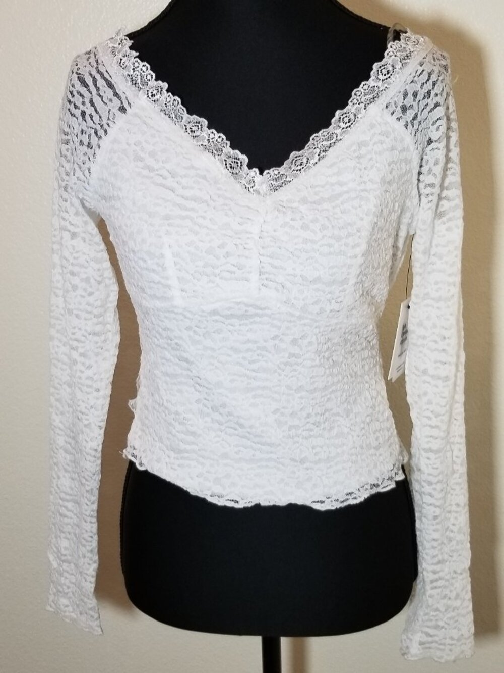 Vibe Womens Medium White Lace Long Sleeve Crop Top Cottage Coachella Fairy NWT